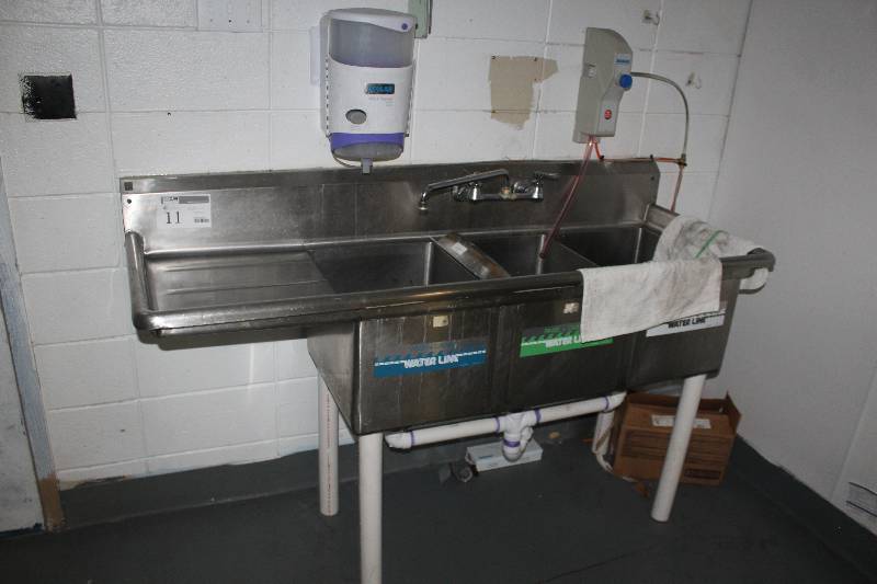 lot 11 image: Science Station Includes Dispensers
