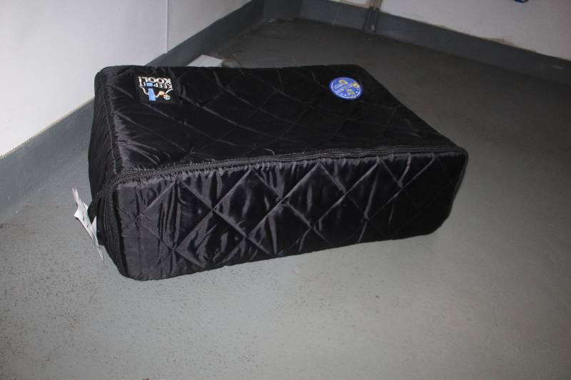 lot 17 image: Keep It Kool Restaurant Cooler Bag