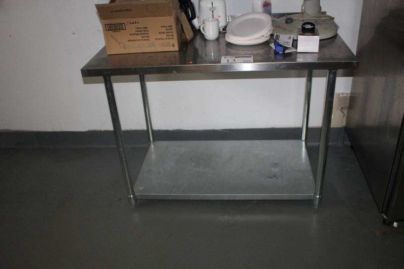 lot 13 image: Restaurant Grade Stainless Steel 4-Wheel Rolling Cart