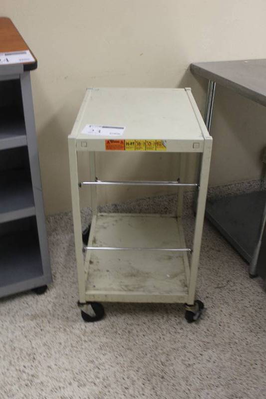 lot 23 image: 4-Wheel Rolling Metal Utility Cart