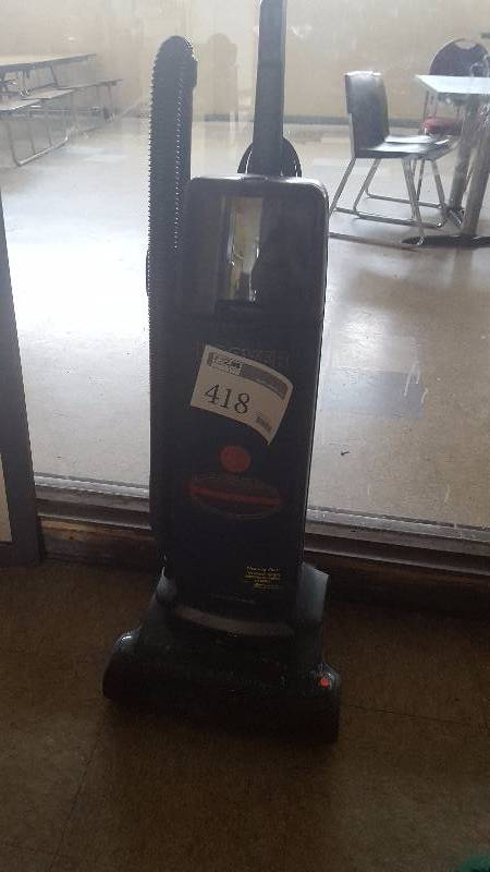 lot 418 image: Hoover Power Max Upright Vacuum Cleaner