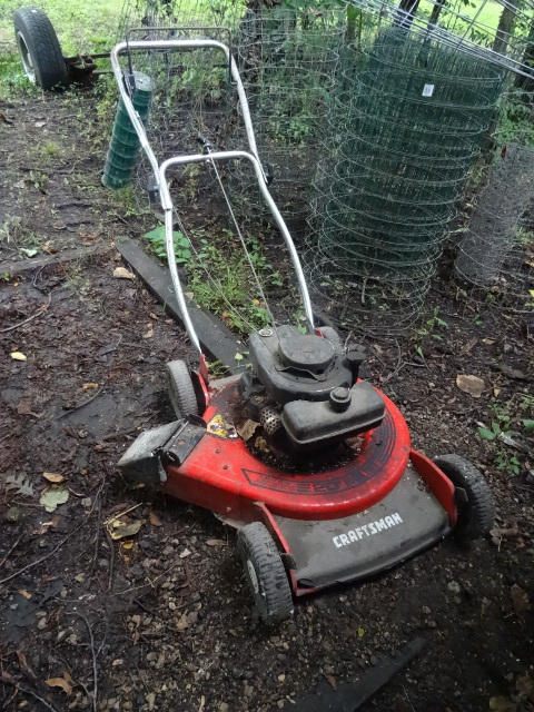 lot 14 image: Craftsman 20 push mower. 3.5 HP te...