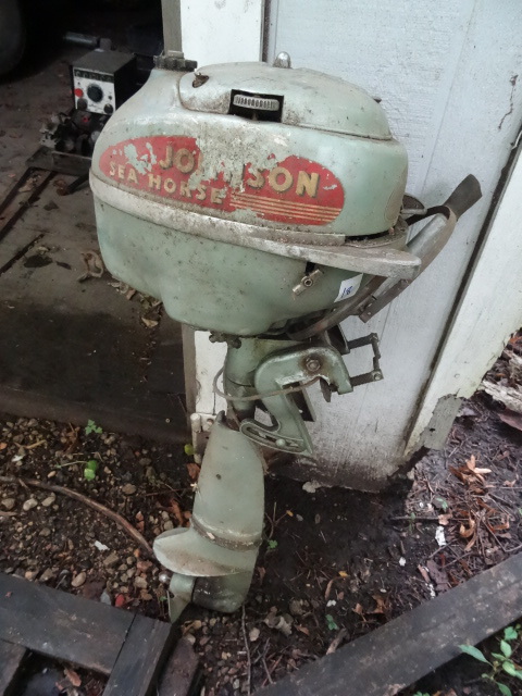 lot 18 image: Johnson Sea Horse outboard motor. N...