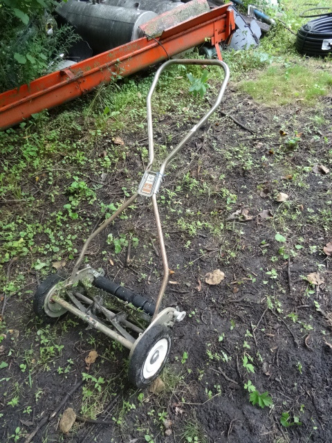 lot 20 image: 18 Craftsman 5 blade reel mower. ...