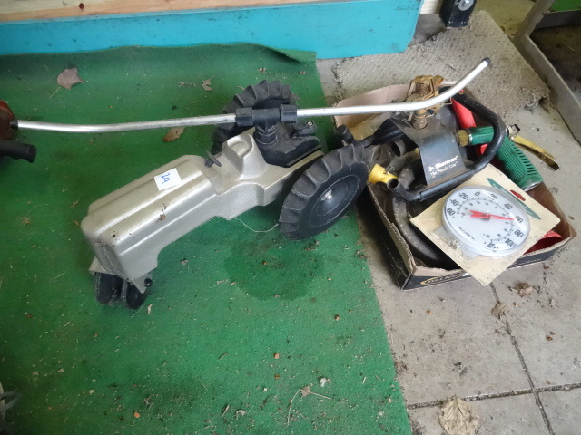 lot 24 image: Tractor lawn sprinkler. Misc lawn s...