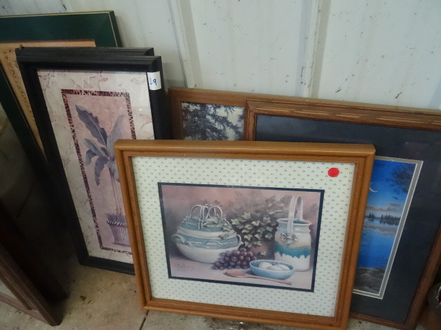 lot 29 image: 5 misc framed prints...