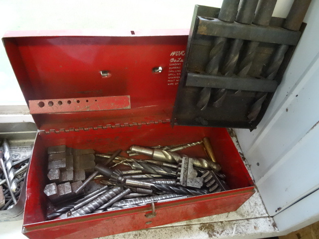 lot 32 image: Misc drill bits. New adjustable rea...