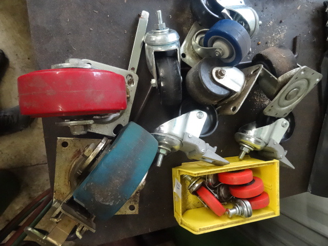 lot 73 image: Misc variety of casters...