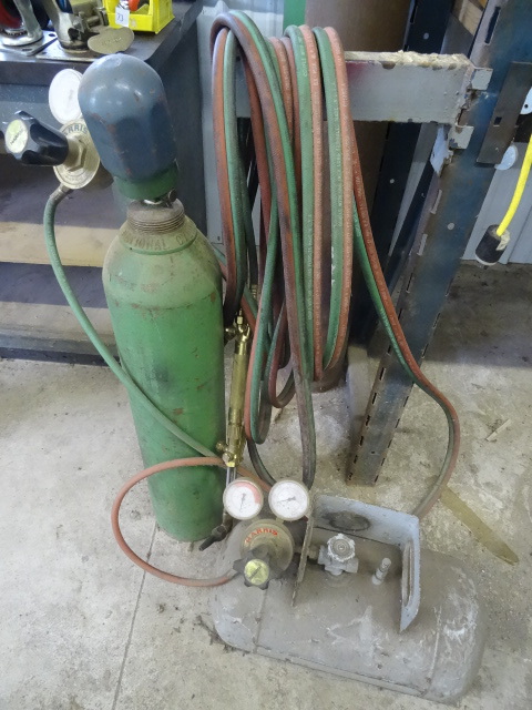lot 78 image: Oxy acetylene torch cutting set. Me...