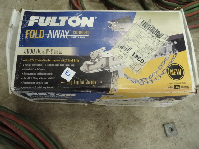 lot 85 image: Brand new Fulton fold away coupler....