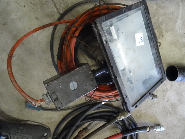 lot 87 image: Extension cord. Halogen light with ...