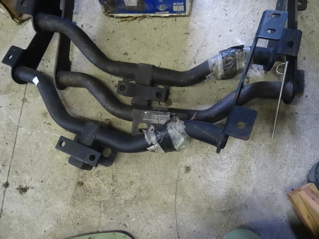 lot 106 image: 3 receiver hitches. Bolt on....