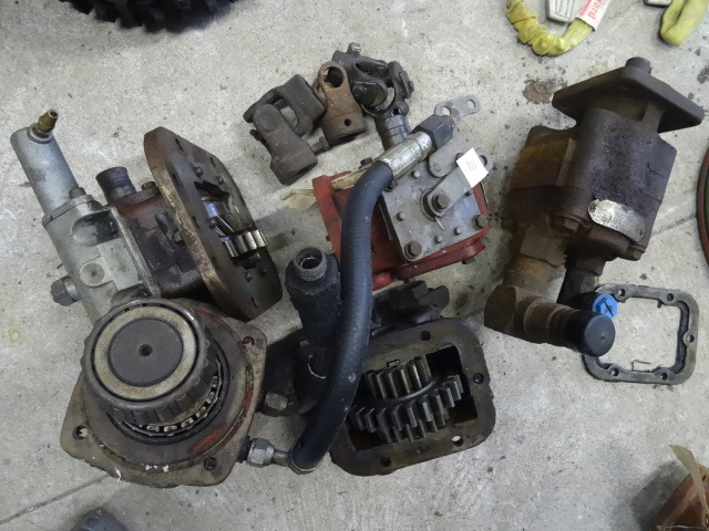 lot 112 image: 3 transmission mount drives. 2 hydr...