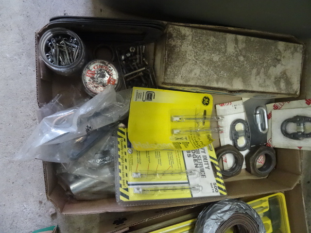 lot 124 image: Halogen bulbs. Hardware. Chain repa...