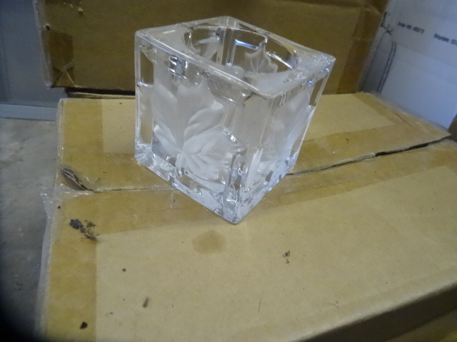 lot 173 image: Ganz votive candle holder. Leaf pat...