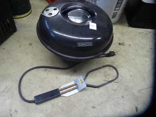 lot 177 image: Portable charcoal grill. Electric g...