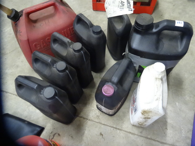 lot 188 image: Large Qty of 2 cycle oil. Arctic bl...