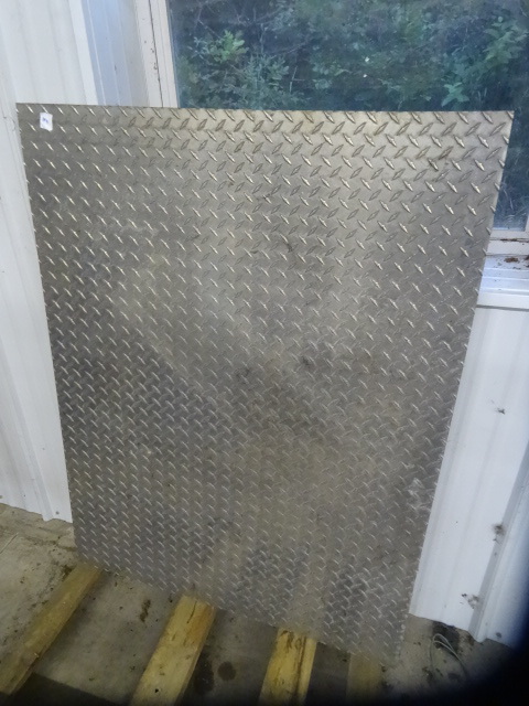 lot 194 image: Aluminum diamond plate. 36 x 48. 3...