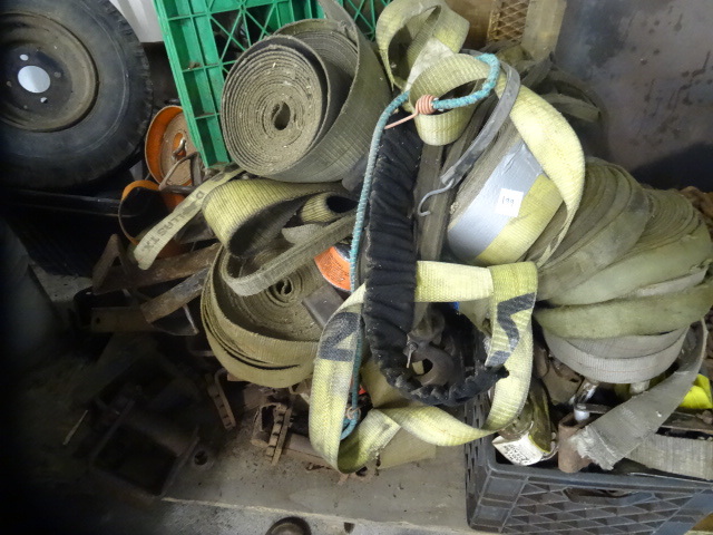 lot 199 image: Pallet of ratchet tie downs and str...