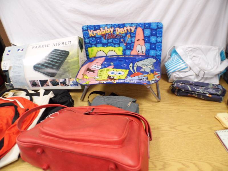 lot 36 image: Airbed - Sponge Bob - TotesBags