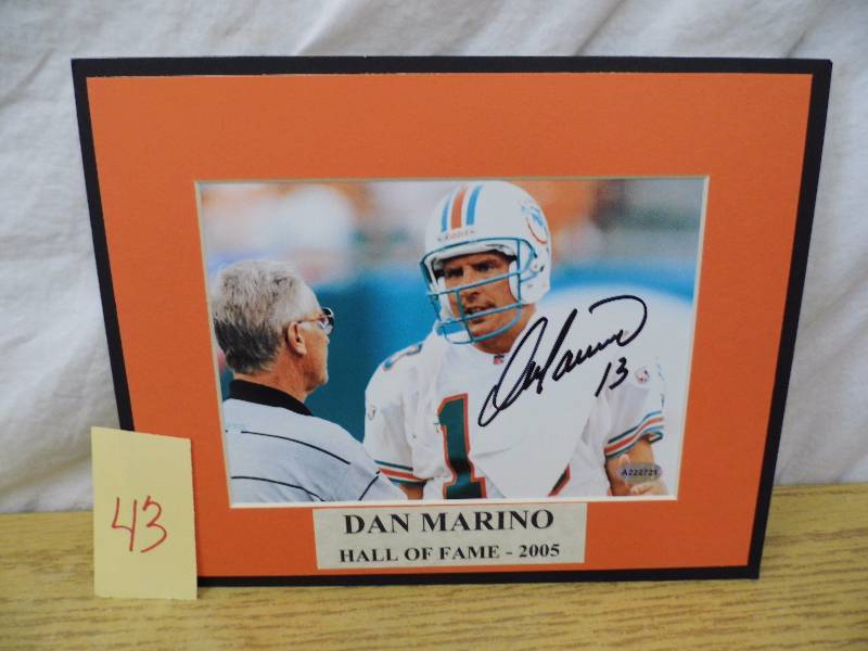 lot 43 image: Signed Photo Dan Marino - Dolphins