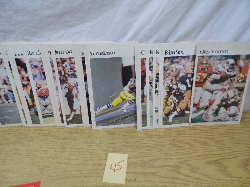 lot 45 image: NFL Mini Posters