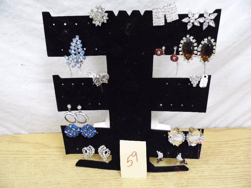 lot 59 image: Assorted Earrings - Clips