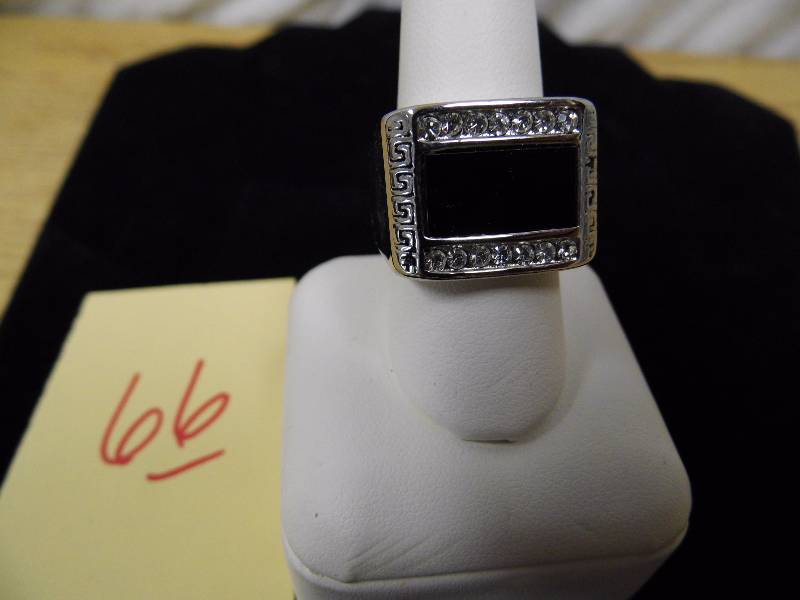 lot 66 image: Onyx - Austrian Crystal Ring