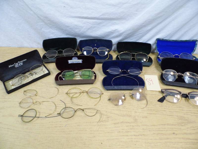 lot 89 image: Antique Glasses