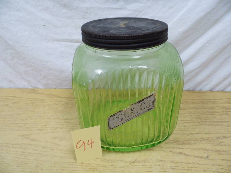 lot 94 image: Depression Glass Cookie Jar