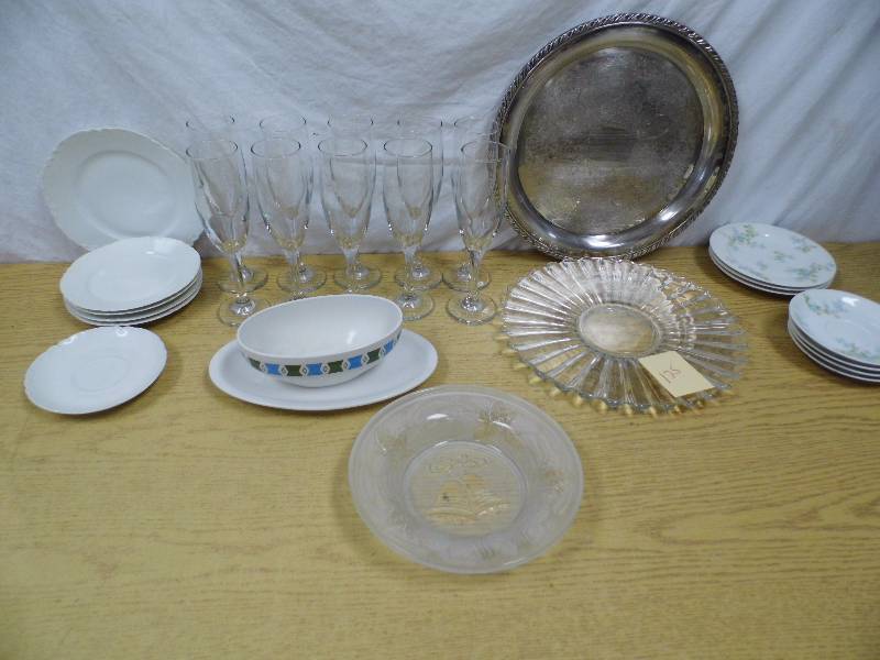 lot 125 image: Glassware - Dishes