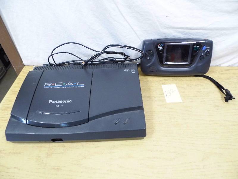lot 152 image: Sega Game Gear - Panasonic Real