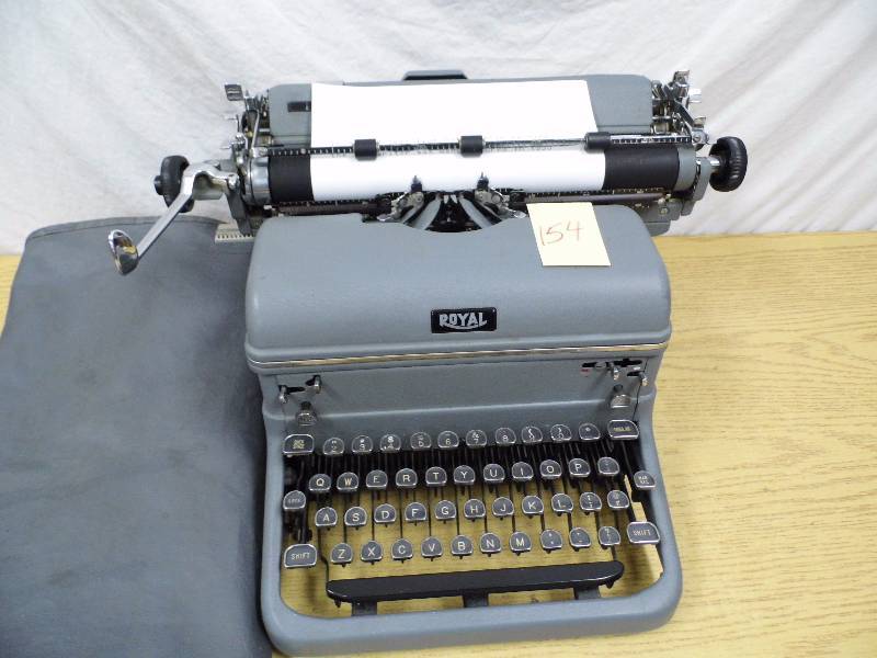 lot 154 image: Royal Typewriter