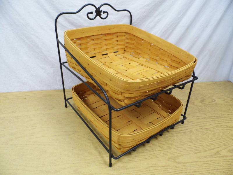 lot 157 image: Longaberger Organizer