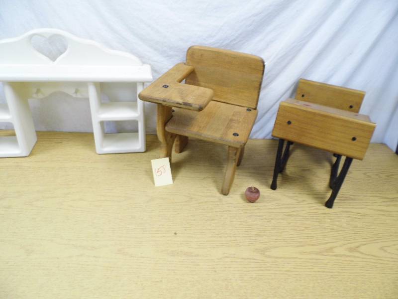 lot 158 image: Doll Size Desks