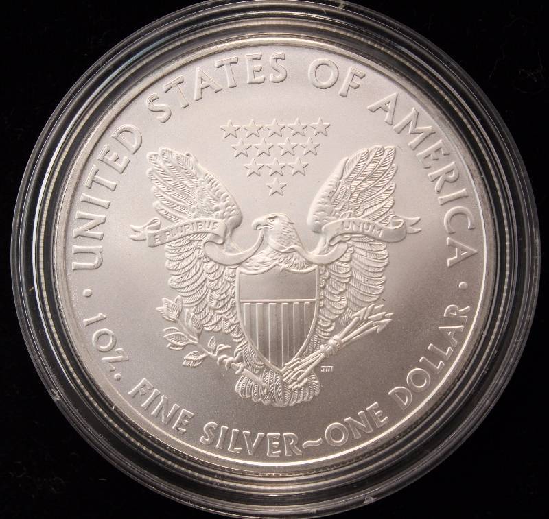 2010 AMERICAN SILVER EAGLE 1 TROY OZ. .999 FINE SILVER DOLLAR IN AIRTITE HOLDER