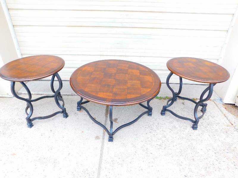 (3) Round Tables