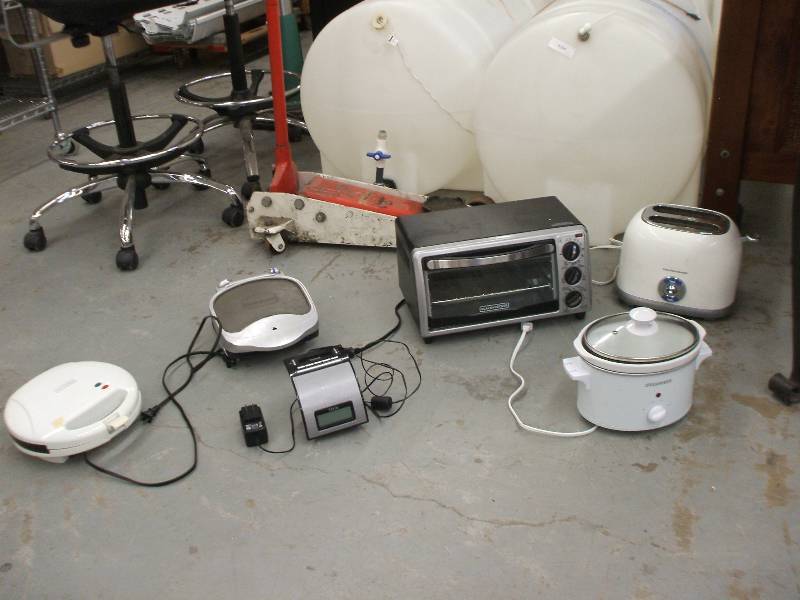 SMALL APPLIANCES