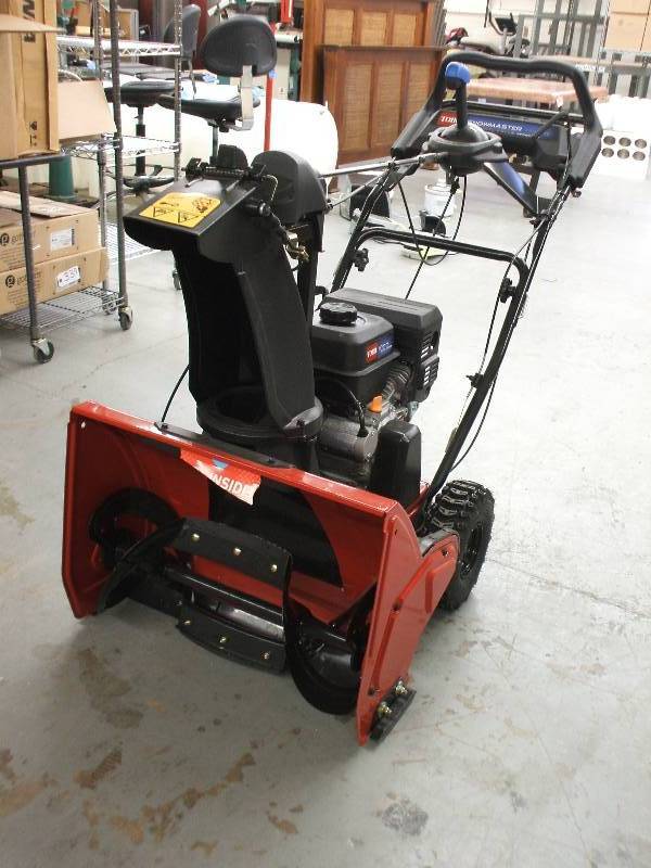 TORO SNOWBLOWER