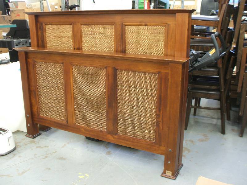 WOOD AND WICKER BED