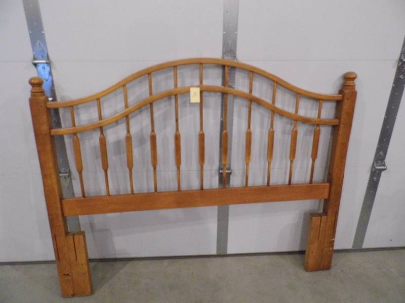 Queen Headboard w Frame