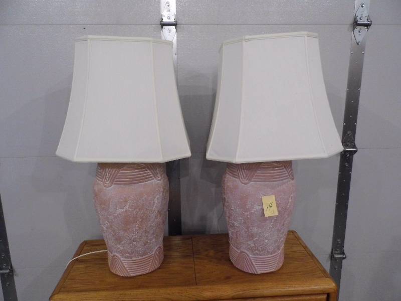 2 Lamps w Shades