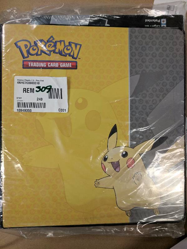 Ultra PRO Pokmon 3-Ring Binder with 100 Ultra PRO Platinum Series 9-Pocket Pages - Pikachu