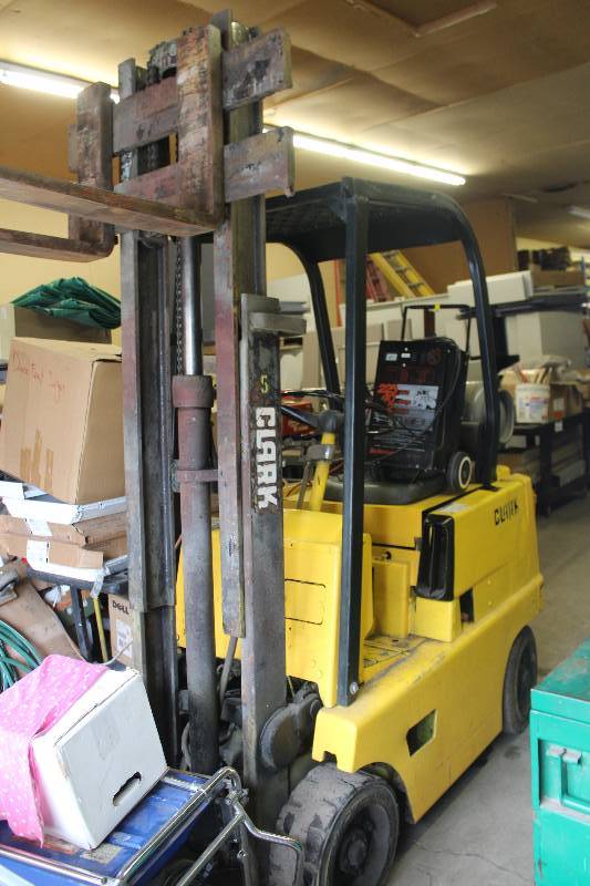 Clark CF30B Forklift