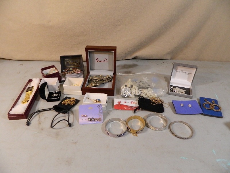 lot 25 image: Estate Jewelry
