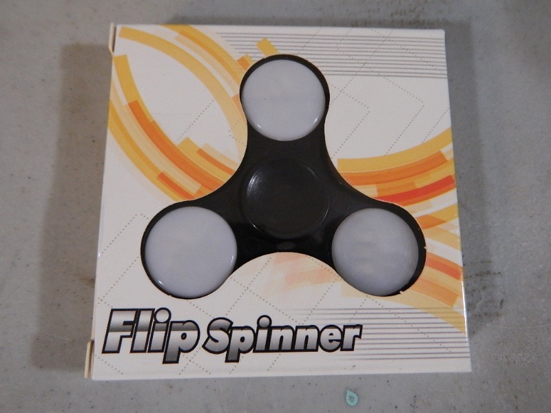 lot 38 image: Case of 60 New LED Fidget Spinners