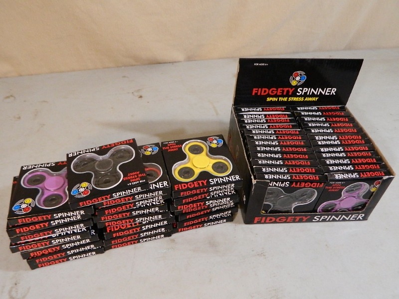 lot 39 image: 46 New Heavy Fidget Spinners