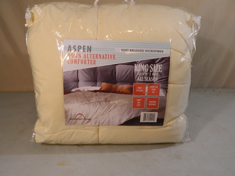 lot 52 image: New King Size Down Alternative Comforter