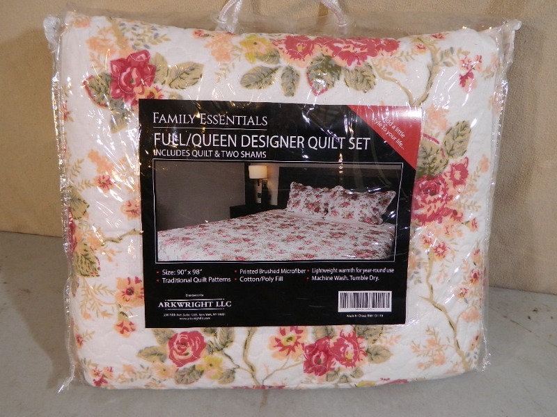 lot 53 image: New FullQueen Designer Quilt Set