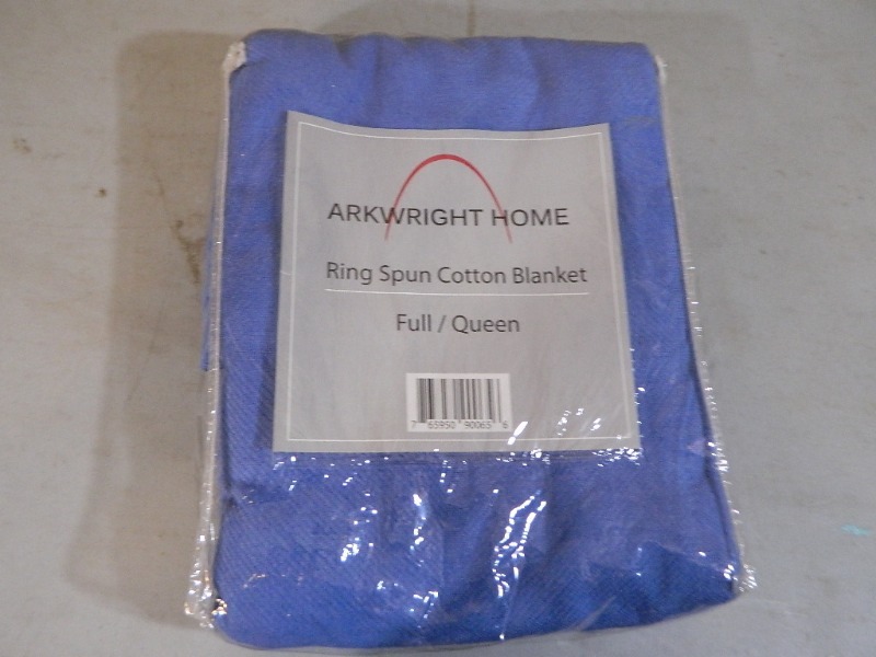 lot 79 image: New Full  Queen Ring Spun Cotton Blanket